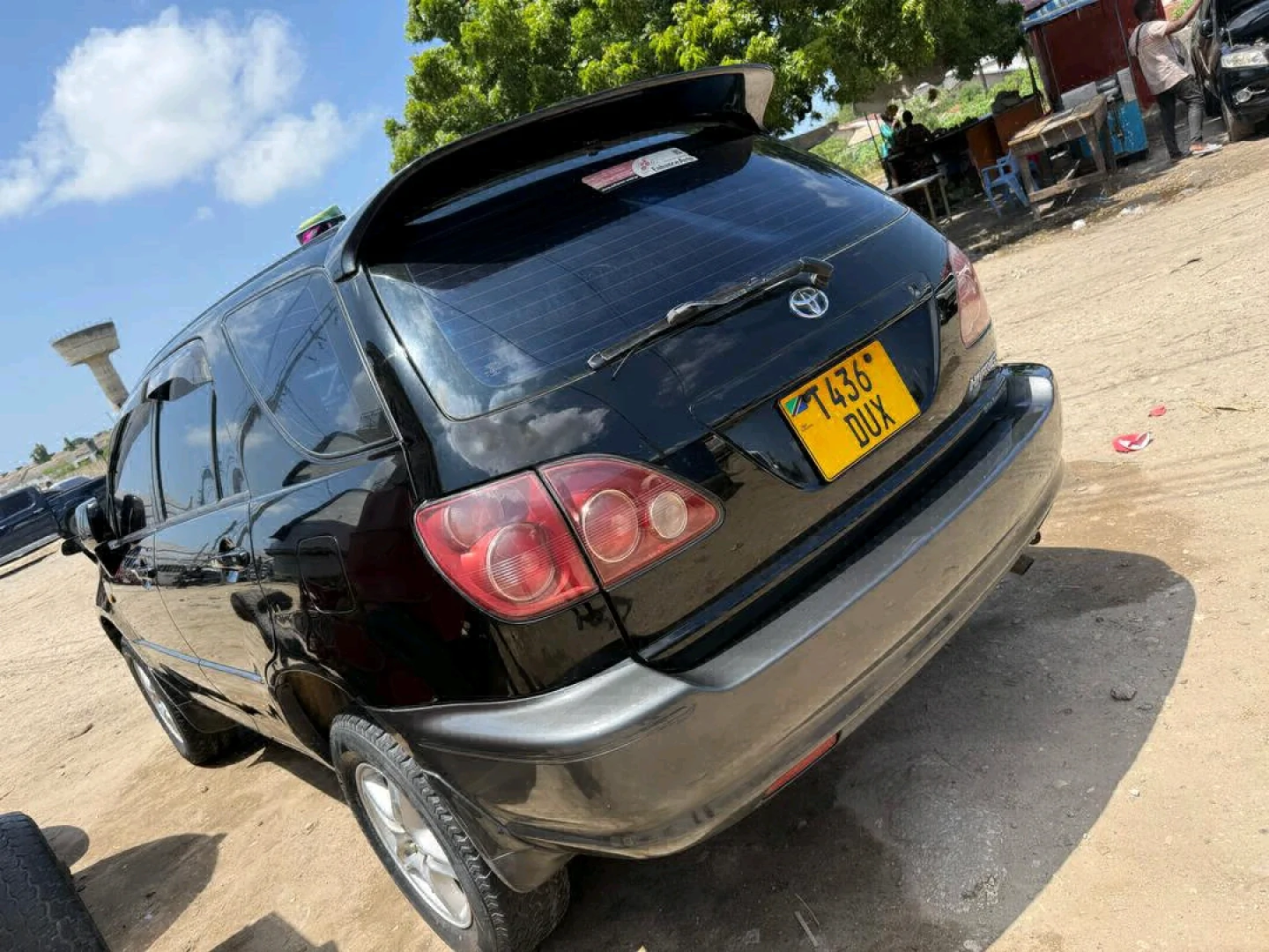 Used Black Toyota Harrier SUV thumbnail 3