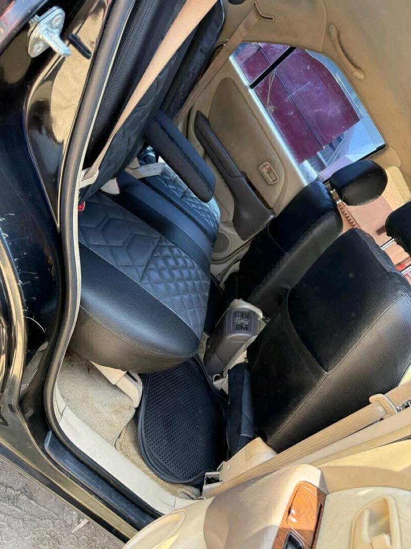 Used Black Toyota Harrier SUV thumbnail 6