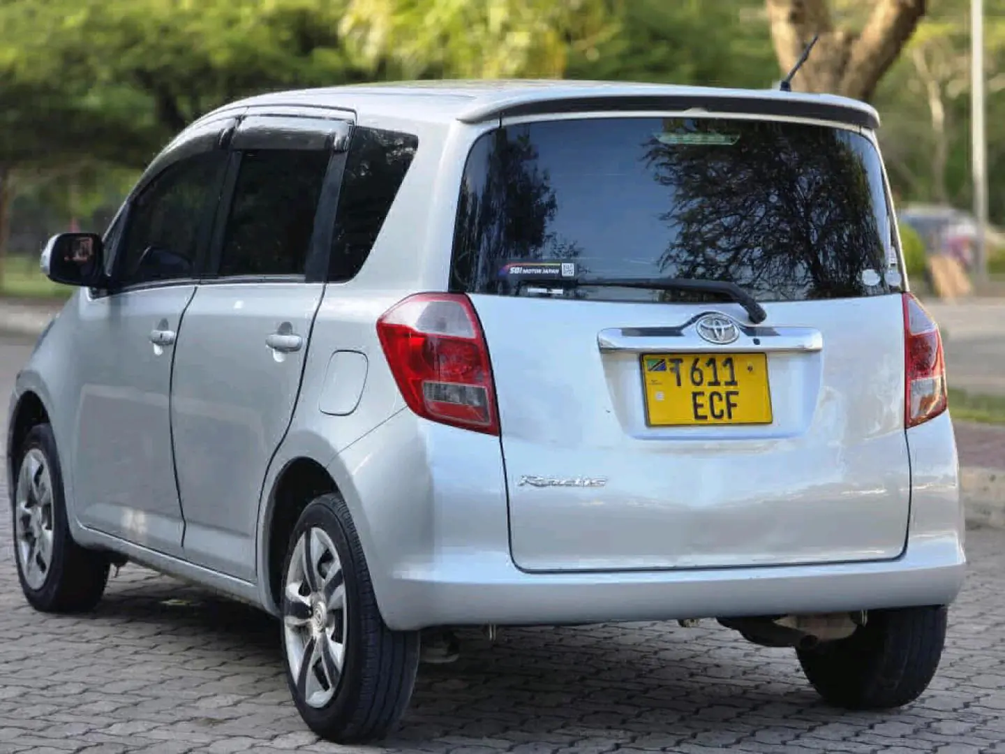 Toyota Ractis Silver 1490cc thumbnail 4
