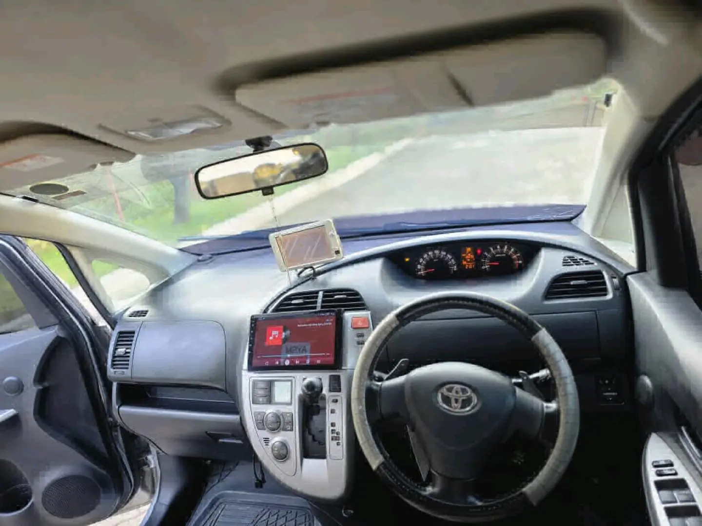 Toyota Ractis Silver 1490cc thumbnail 6