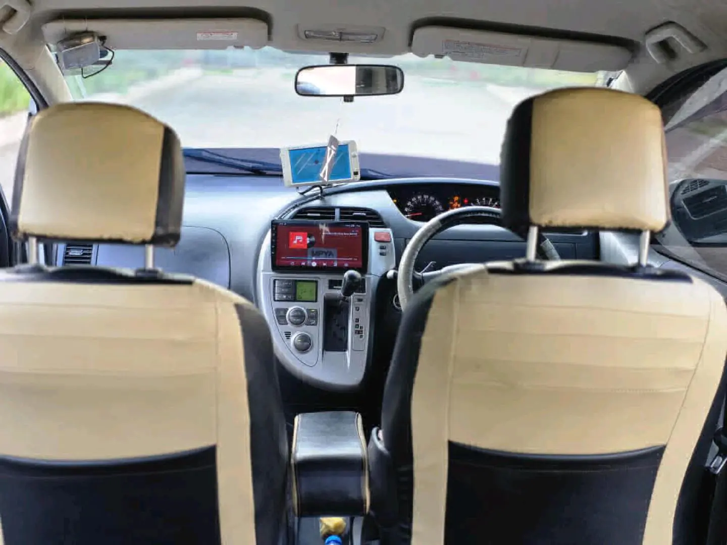 Toyota Ractis Silver 1490cc thumbnail 7