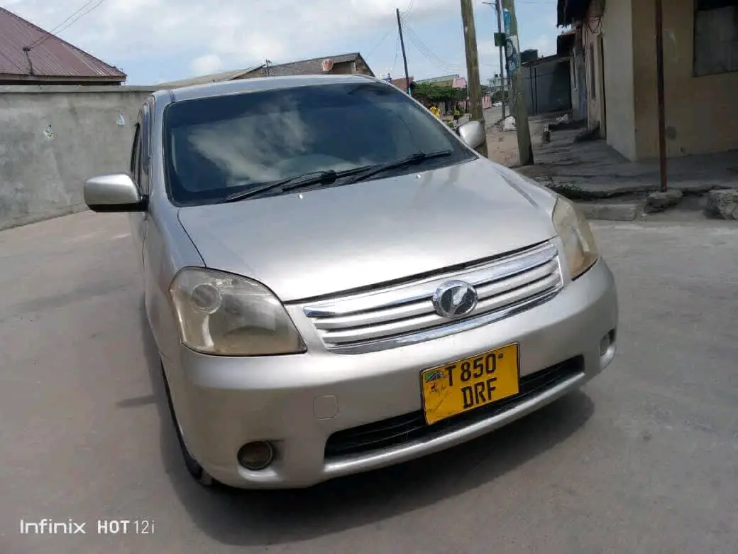 Toyota Raum Silver kwa Mauzo thumbnail 6