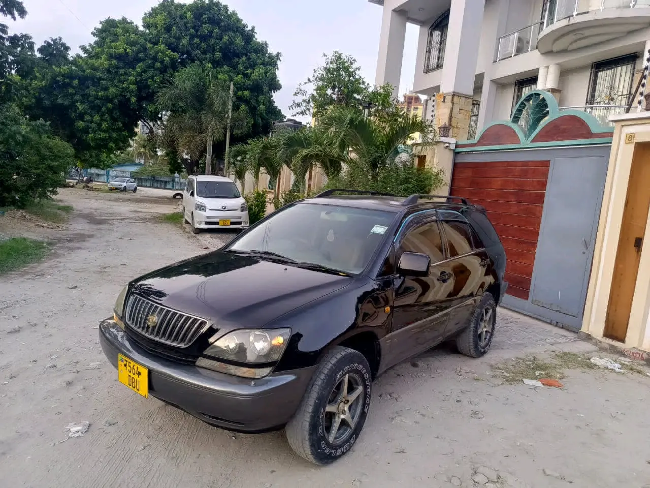 Toyota Harrier Old Model (DBU) thumbnail 3