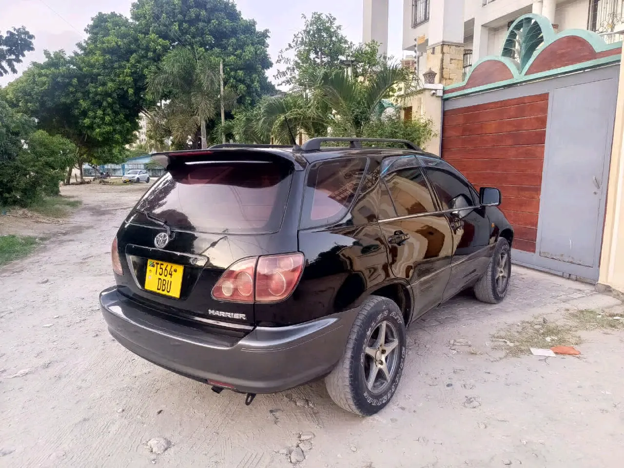 Toyota Harrier Old Model (DBU) thumbnail 4