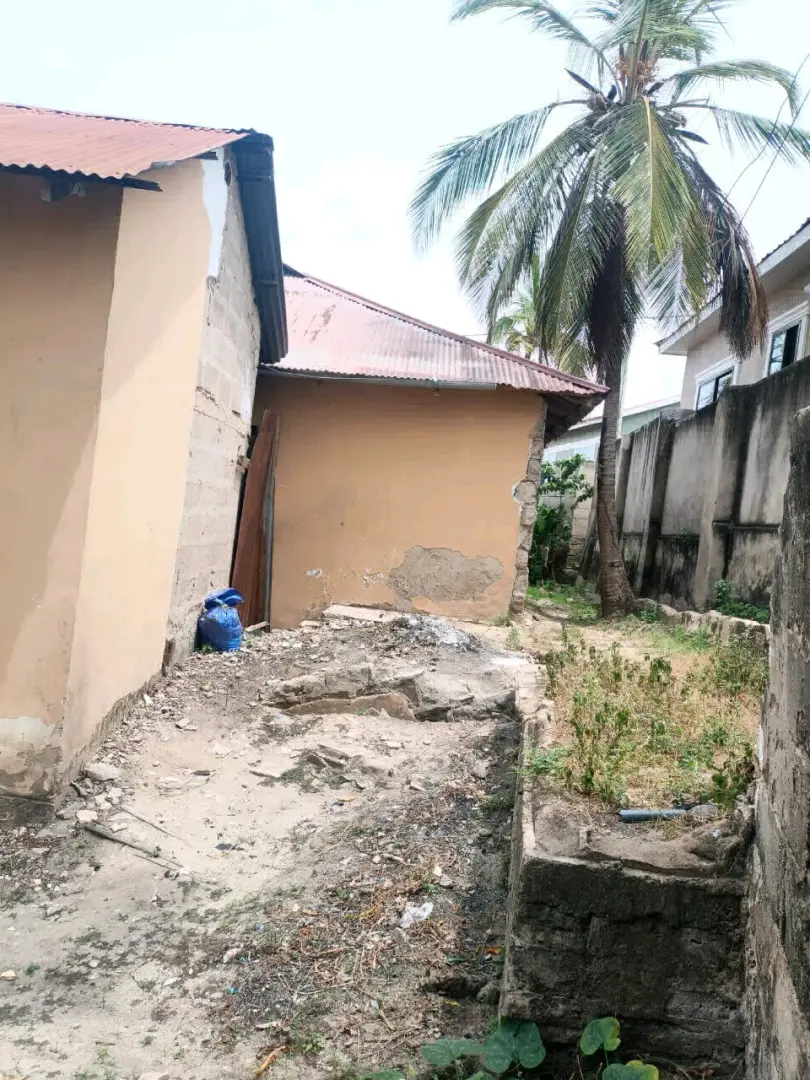Nyumba Inauzwa Mbezi ya Msigani, 950 sqm thumbnail 9