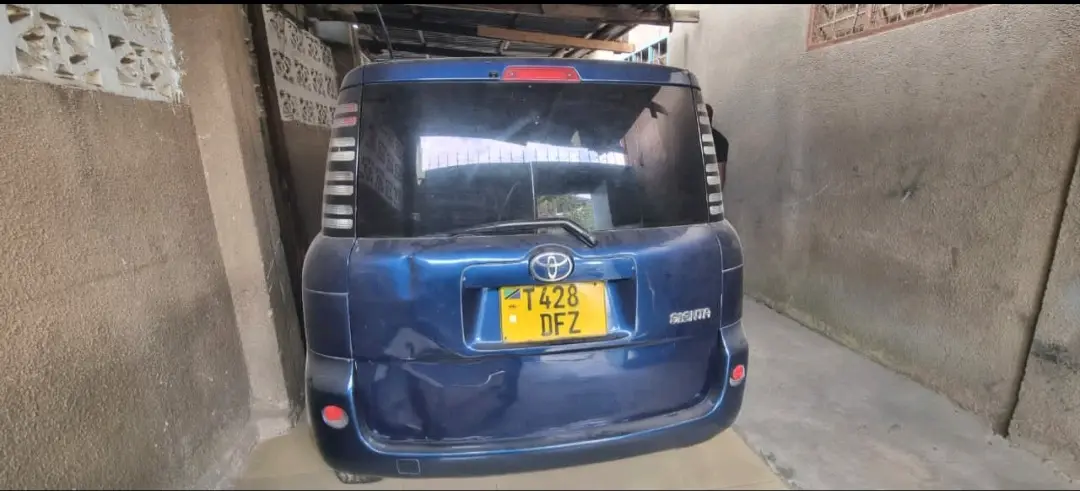 Toyota Sienta Gari thumbnail 3