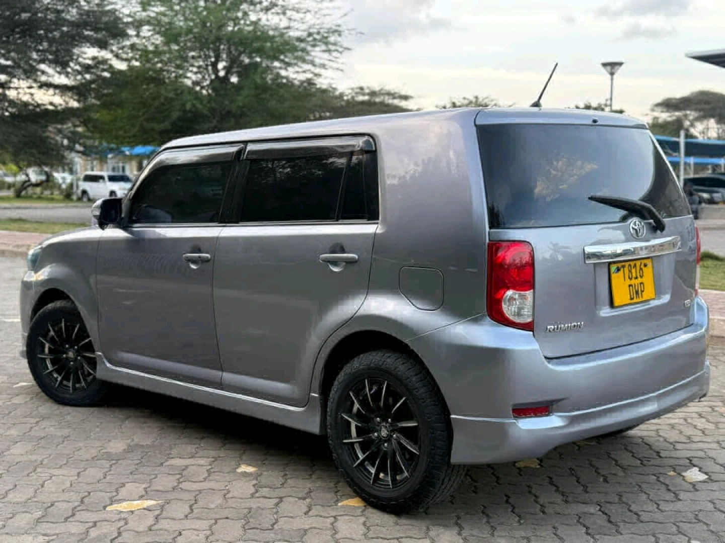 Toyota Rumion 2009 Low Mileage DSM thumbnail 3