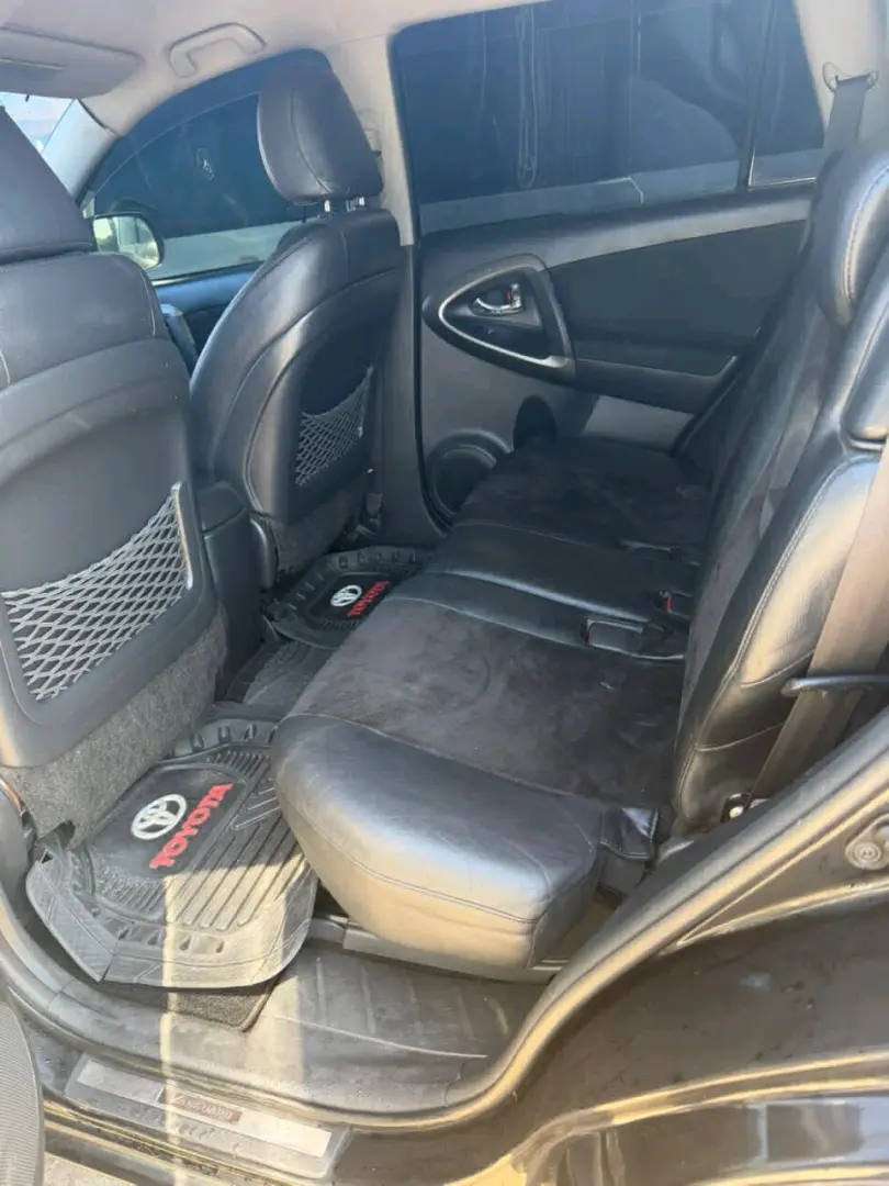 Toyota Vanguard 2011 (7-Seater) thumbnail 4