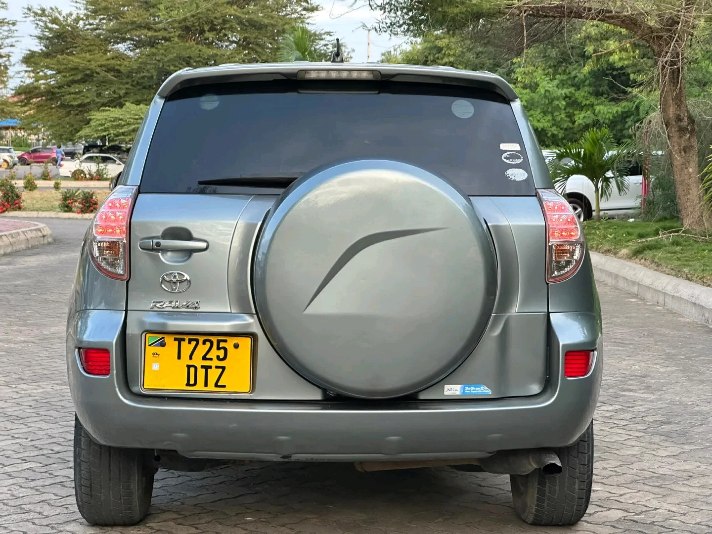 Toyota RAV4 2006 Miss Tanzania Edition - 2360cc thumbnail 9