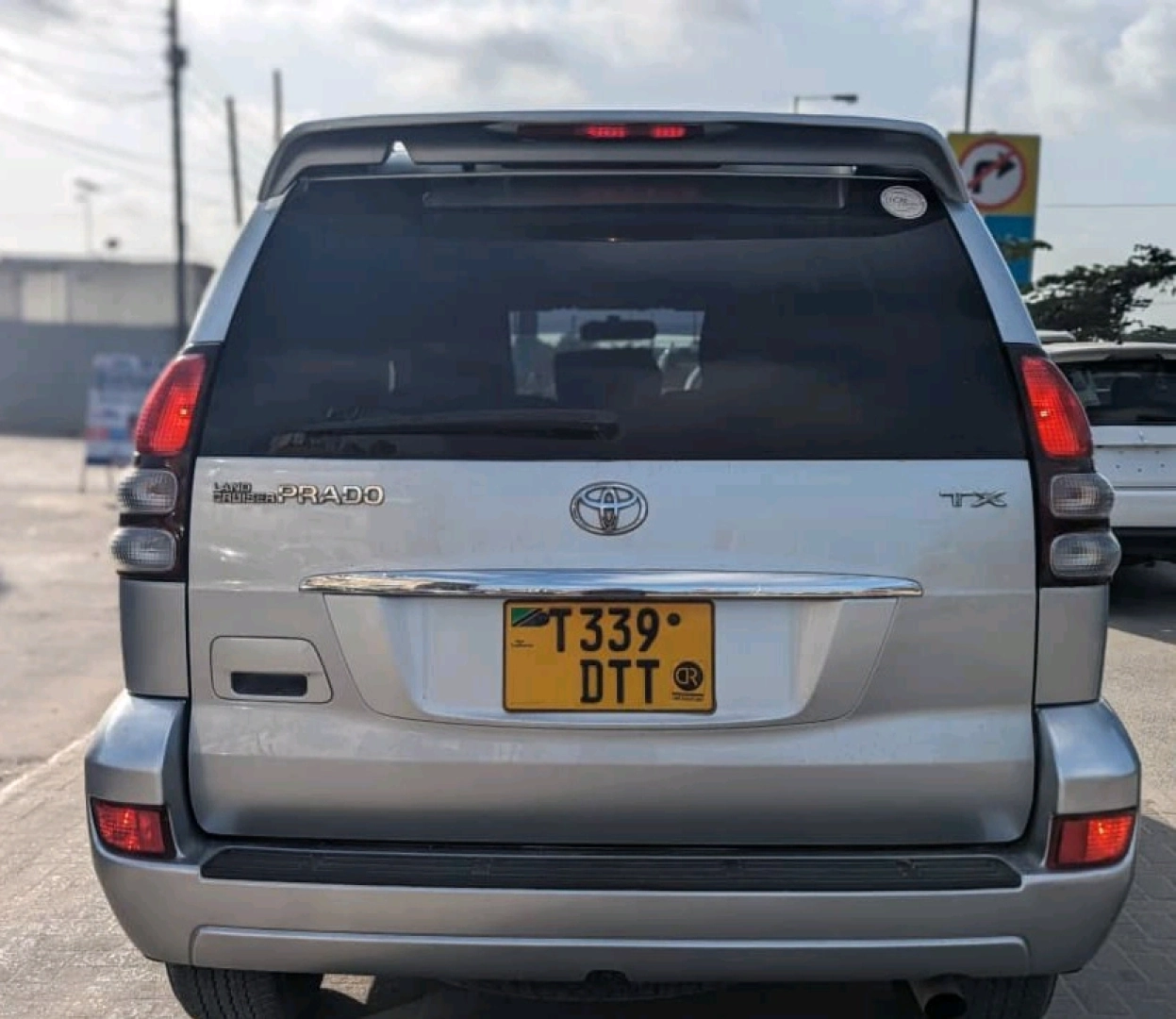 Toyota Land Cruiser Prado 120 (2006) - 4WD thumbnail 2