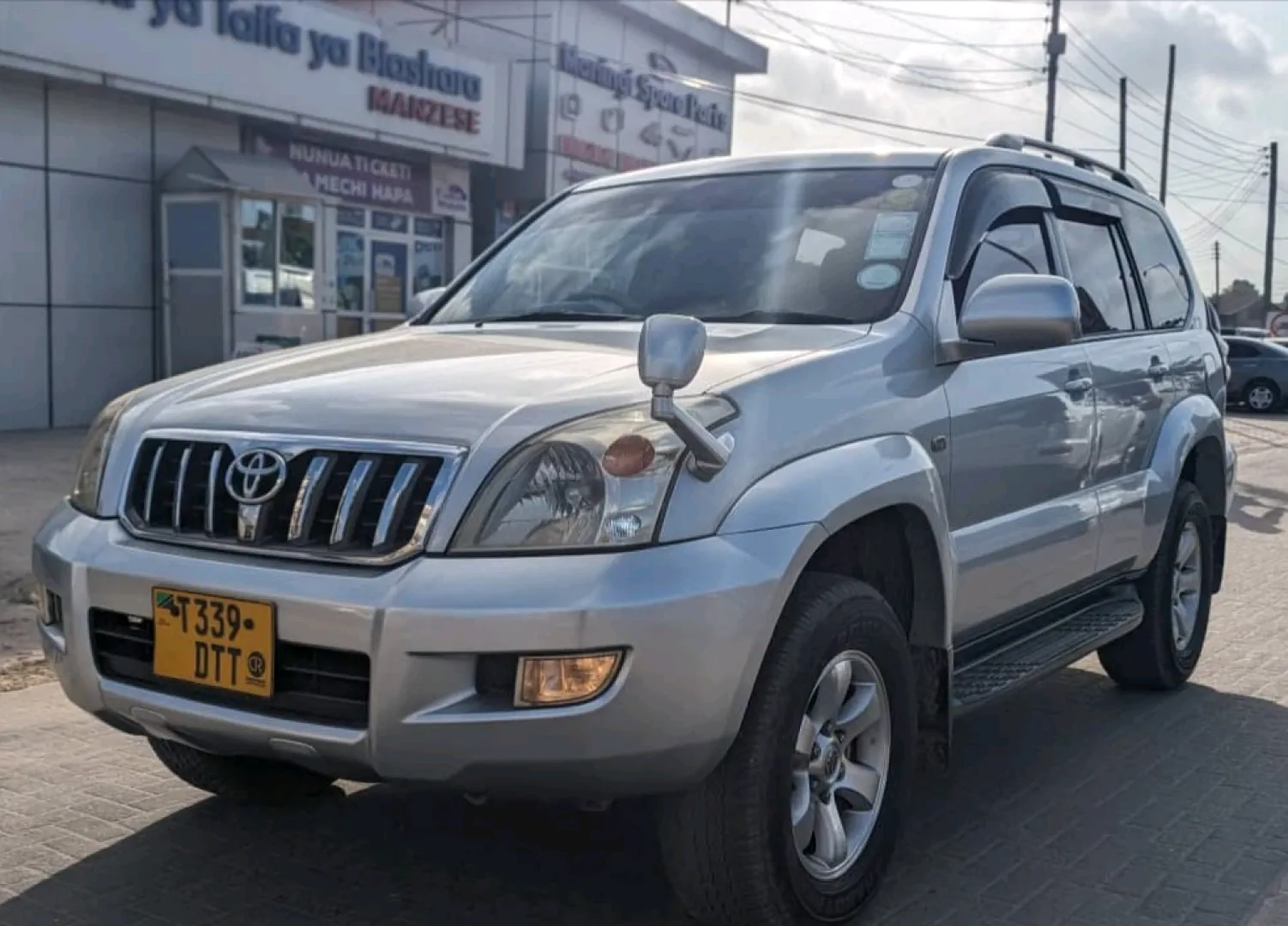 Toyota Land Cruiser Prado 120 (2006) - 4WD thumbnail 3