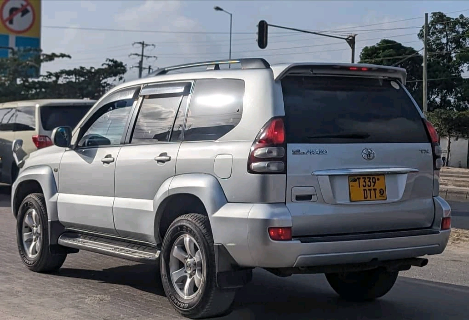 Toyota Land Cruiser Prado 120 (2006) - 4WD thumbnail 6