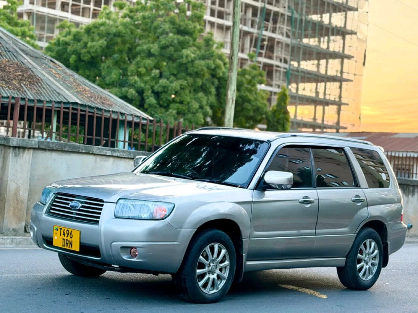 Subaru Forester 2004 Silver SUV (1490cc) thumbnail 3