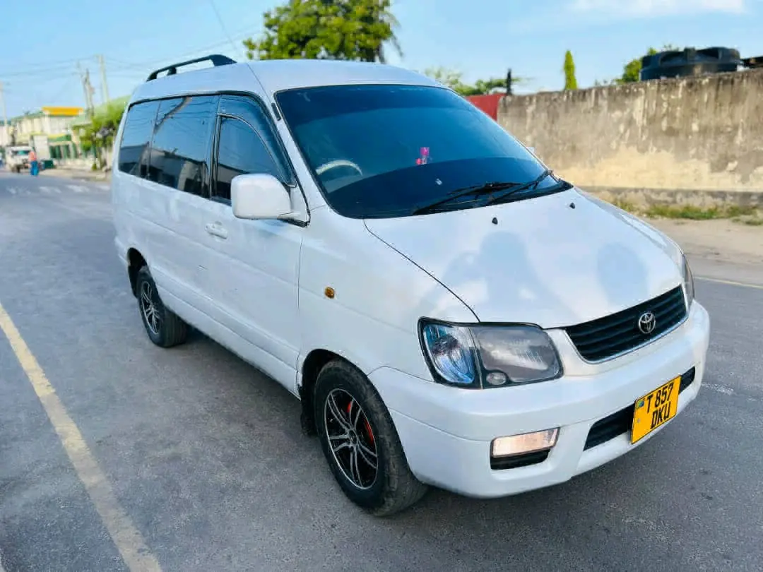 Toyota Noah SR40 Van 2001 For Sale thumbnail 3