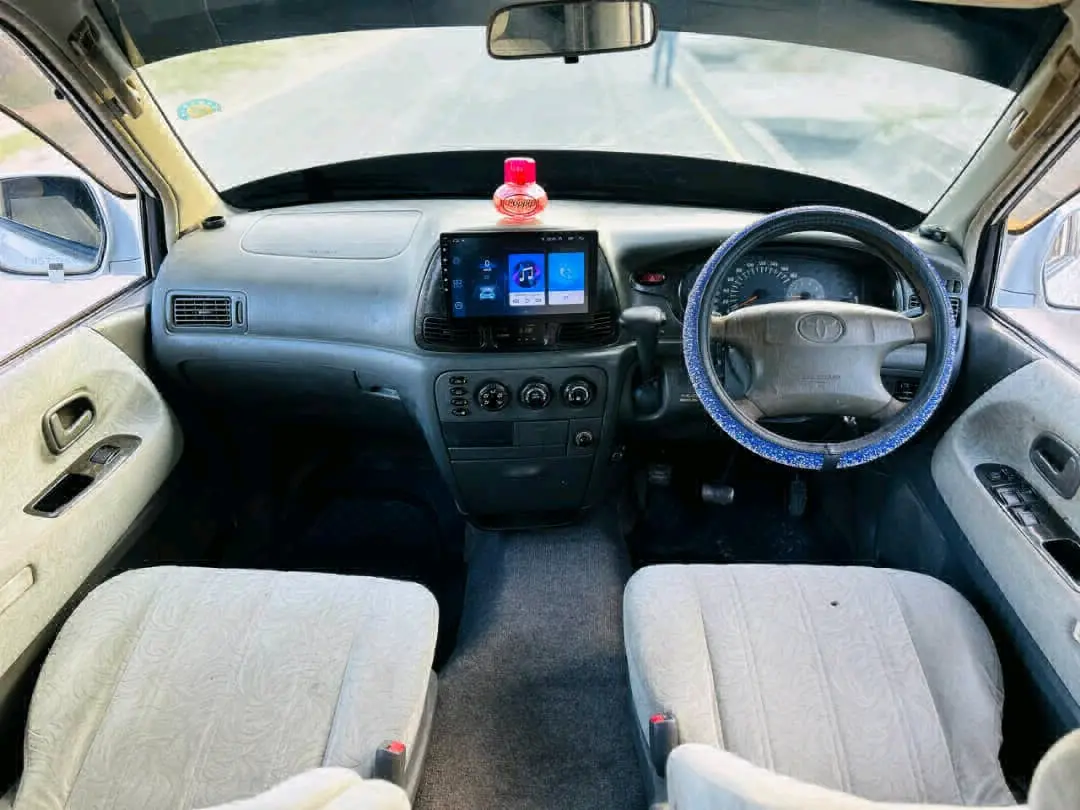 Toyota Noah SR40 Van 2001 For Sale thumbnail 6