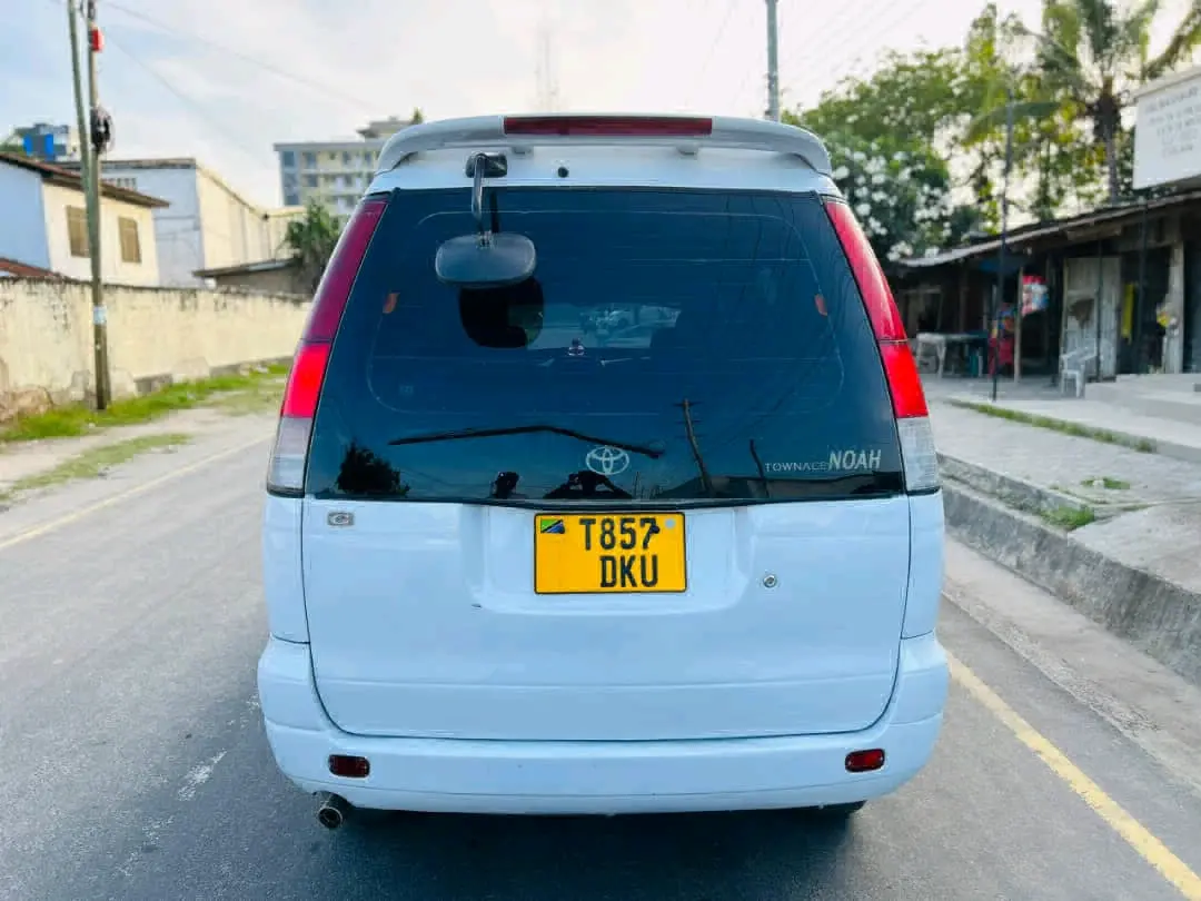 Toyota Noah SR40 Van 2001 For Sale thumbnail 8