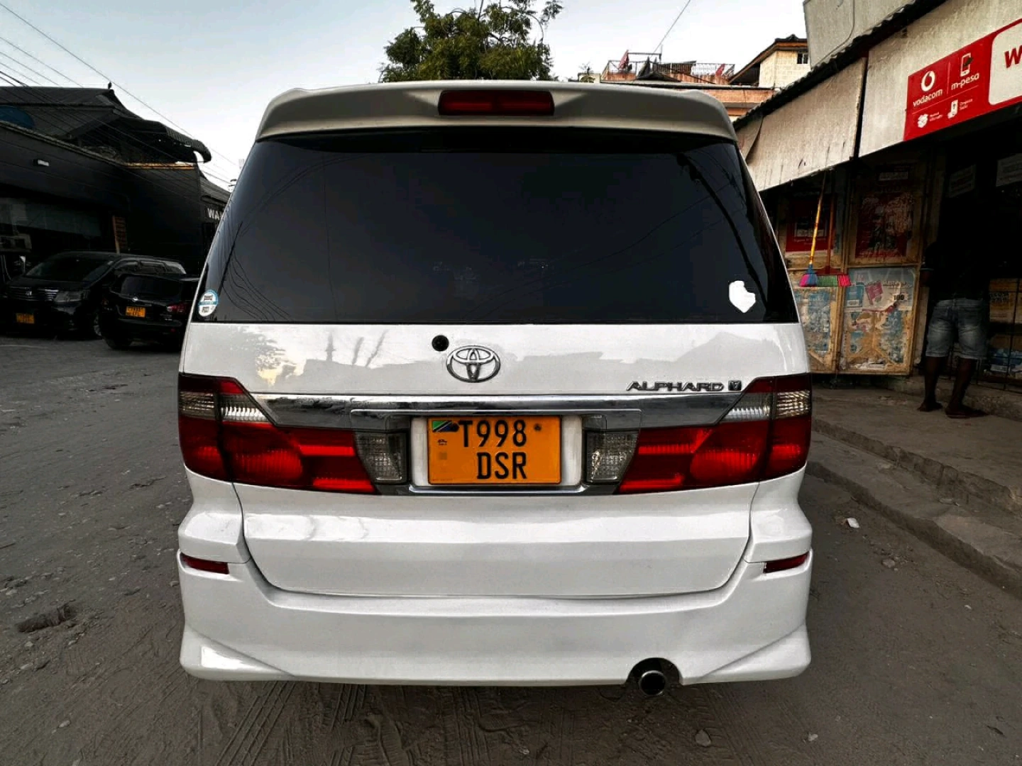 Used Toyota Alphard Minivan 2004 Model thumbnail 7