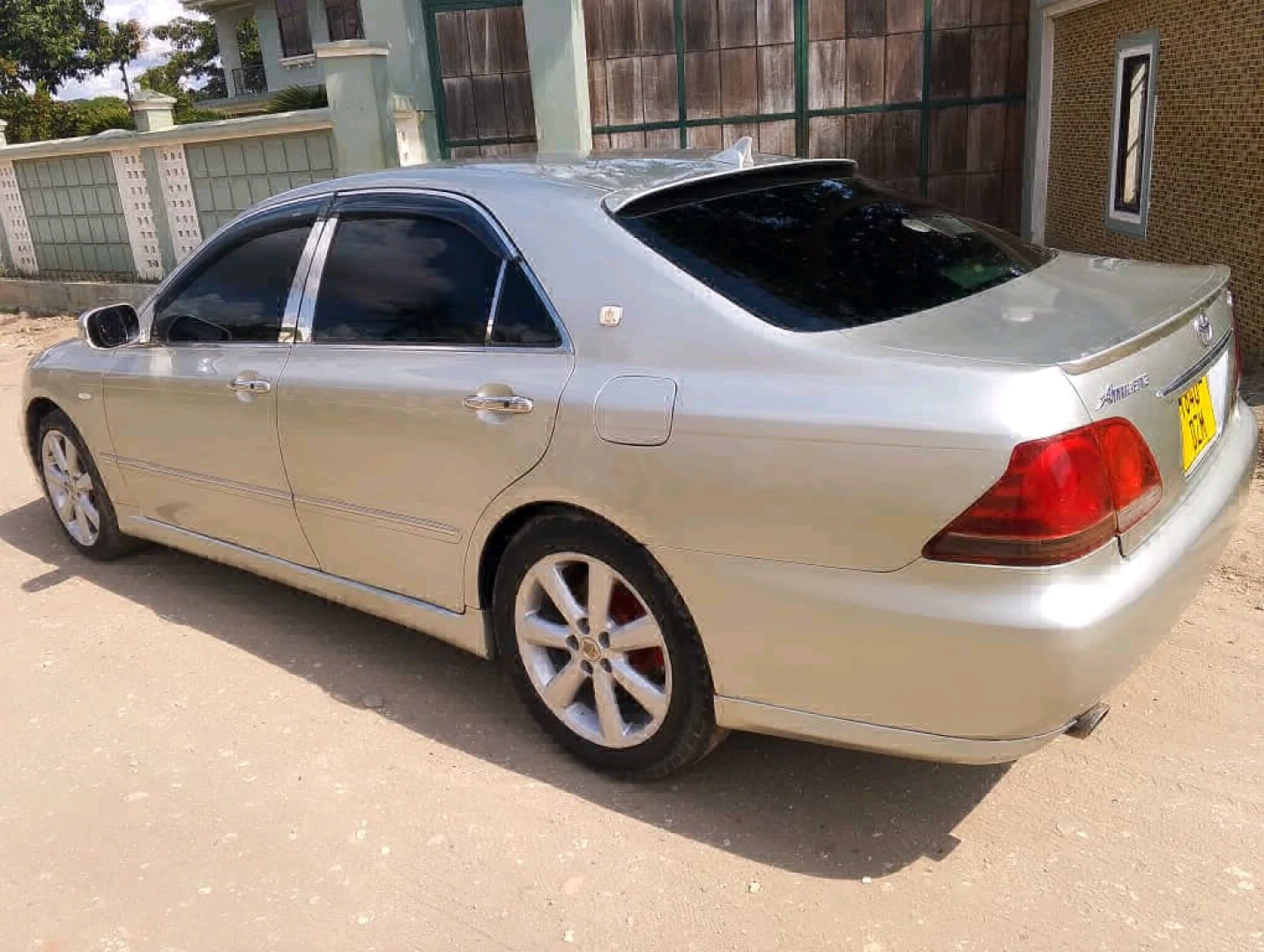 Toyota Crown Athlete DZM (12.5M) thumbnail 2