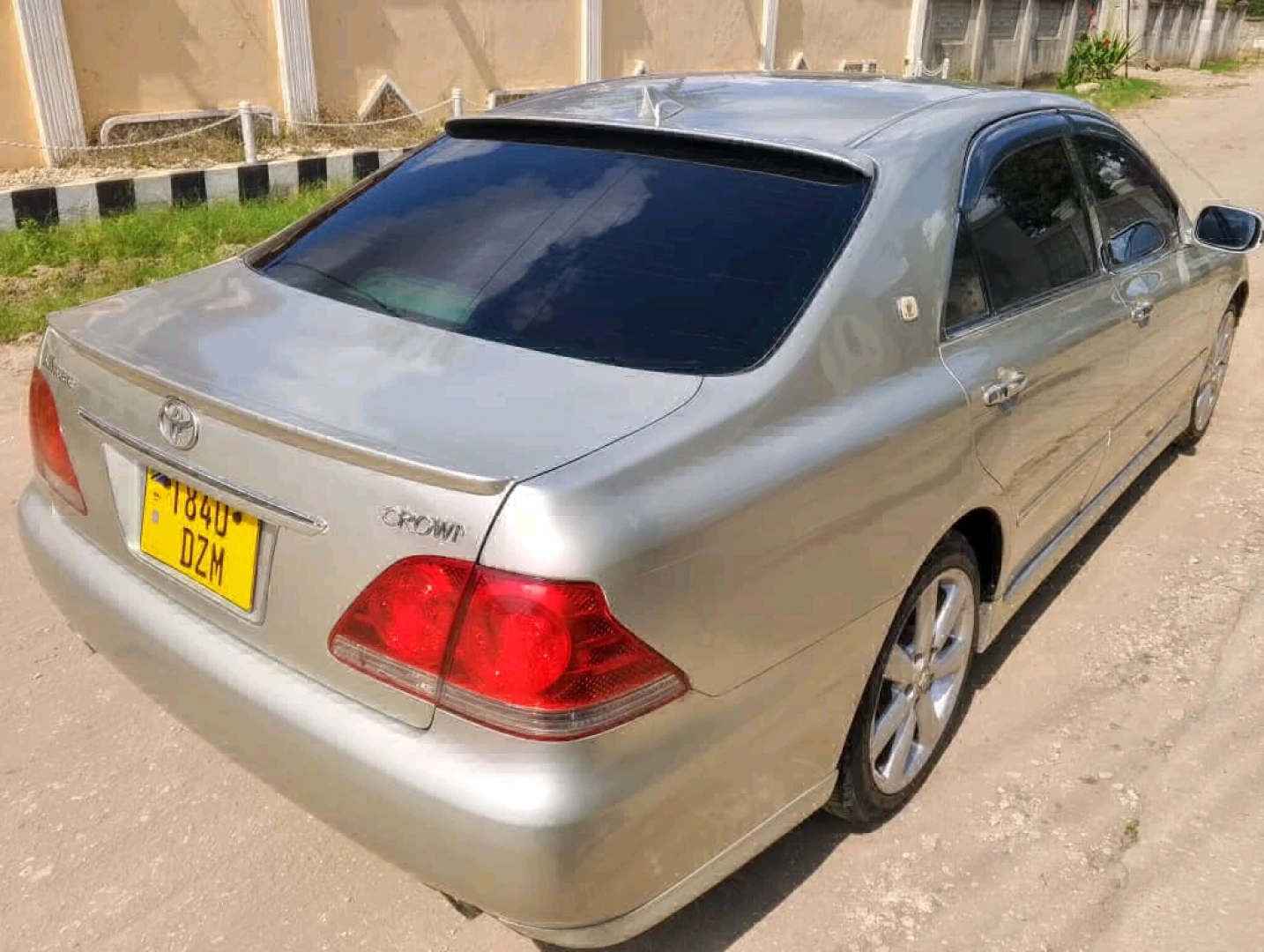 Toyota Crown Athlete DZM (12.5M) thumbnail 4