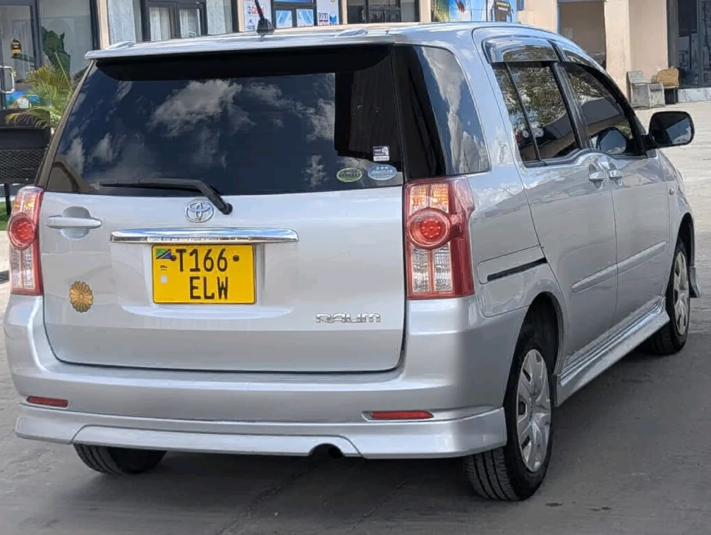 Silver Toyota Raum Compact Car (1490cc) thumbnail 3