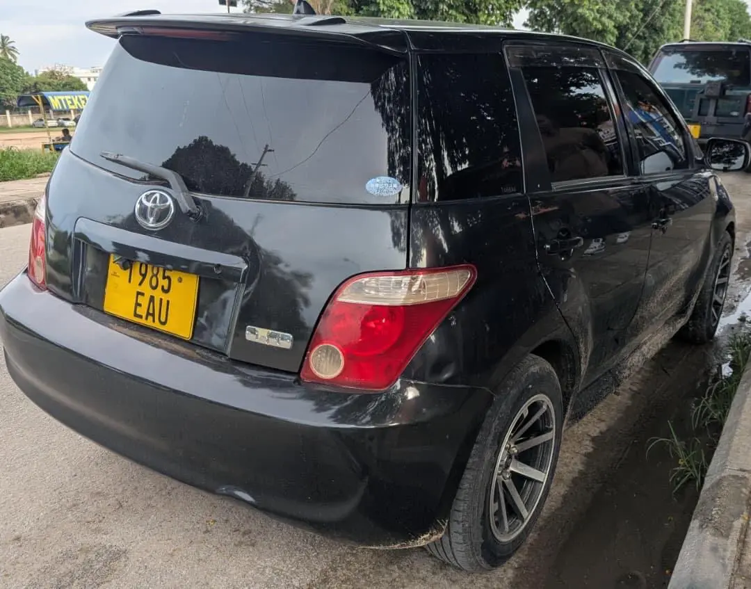 Toyota Ist Black, Automatic, 1.5L for Sale thumbnail 2