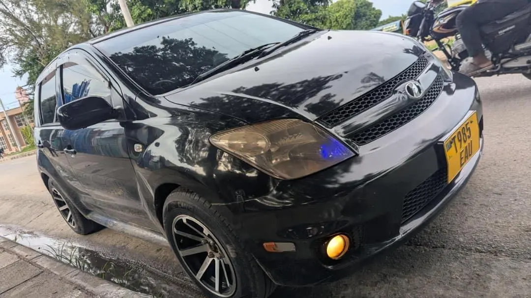Toyota Ist Black, Automatic, 1.5L for Sale thumbnail 5