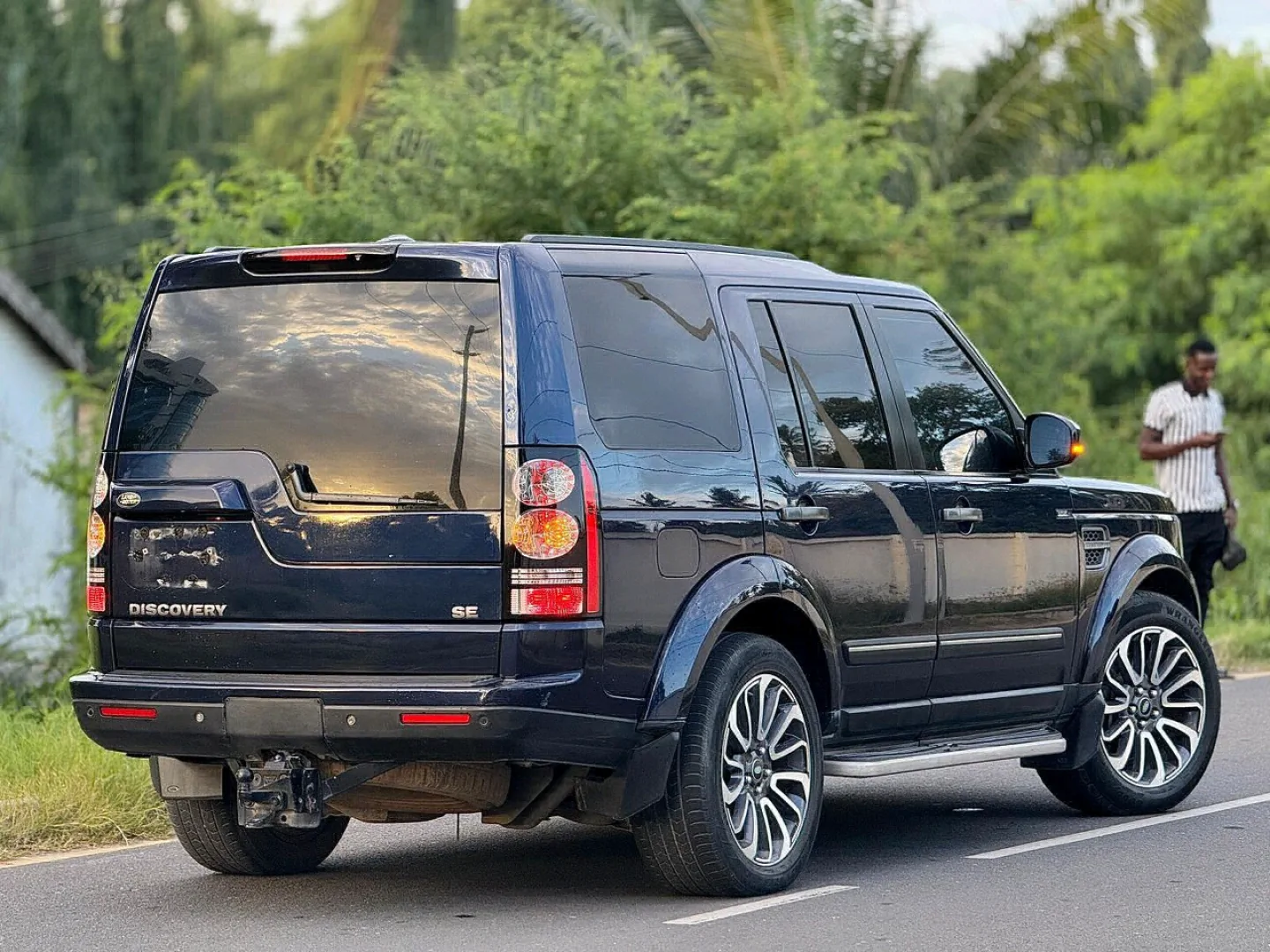 Land Rover Discovery 4 SUV 2015 Diesel thumbnail 2