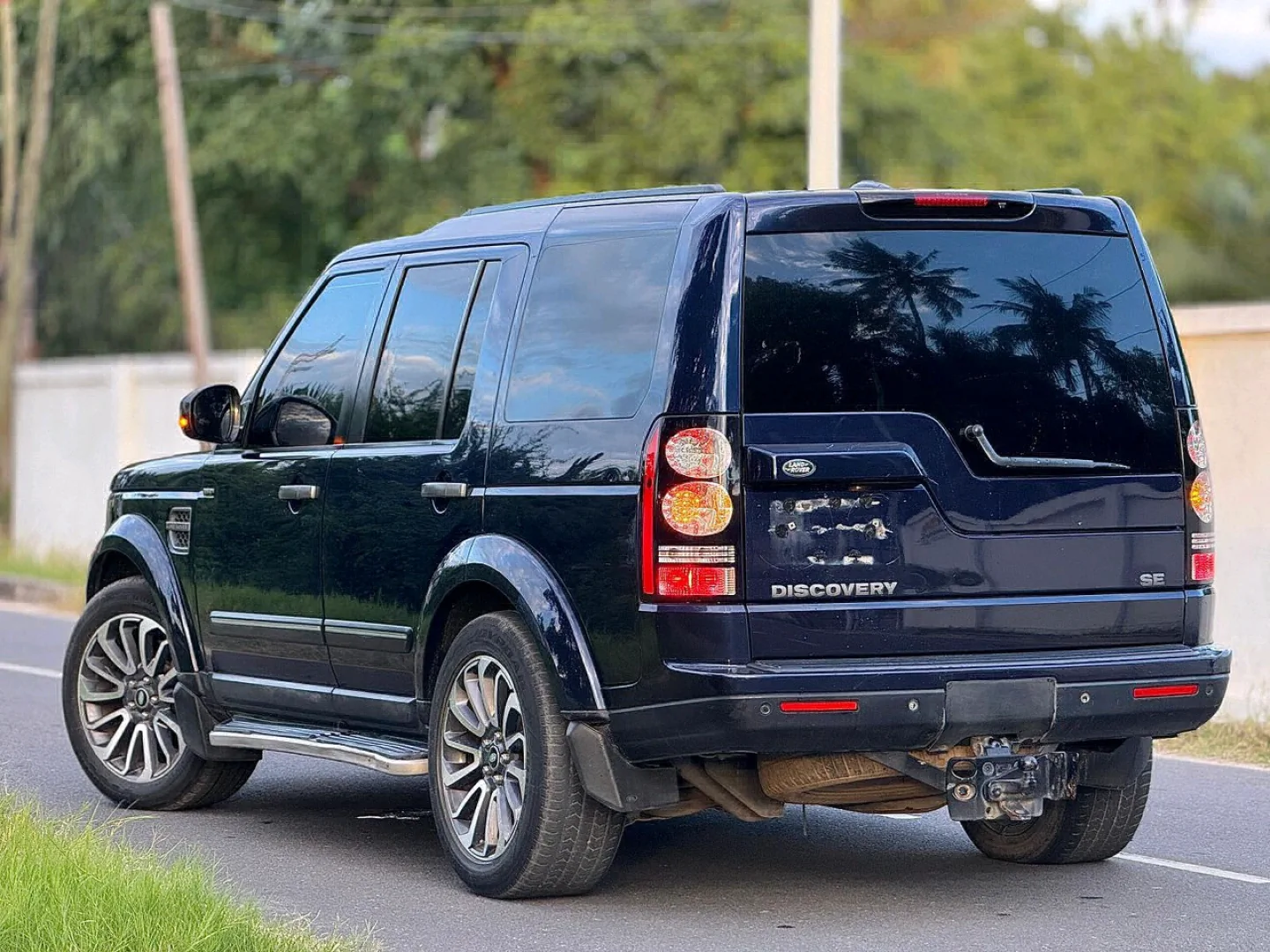 Land Rover Discovery 4 SUV 2015 Diesel thumbnail 3