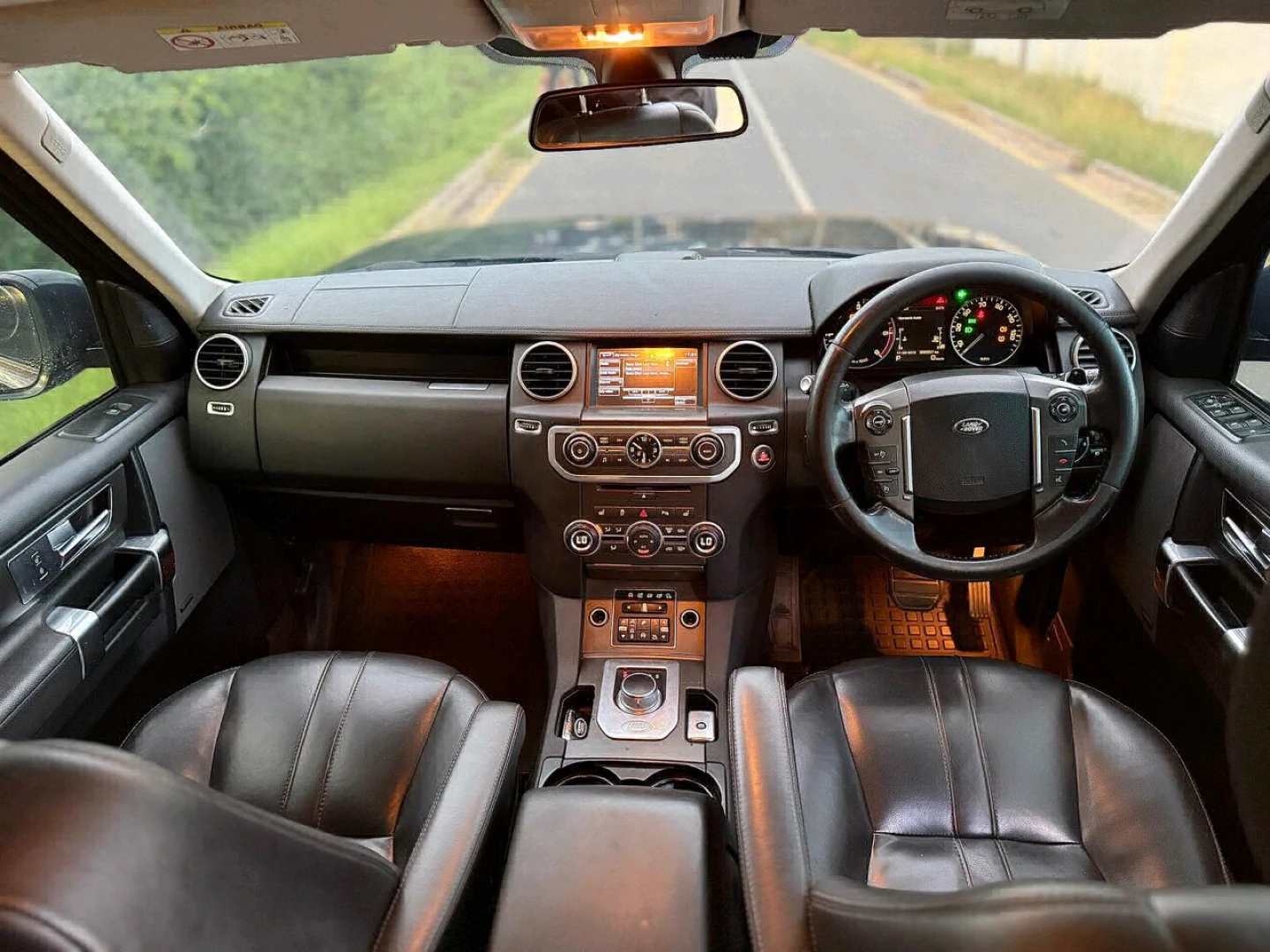 Land Rover Discovery 4 SUV 2015 Diesel thumbnail 6