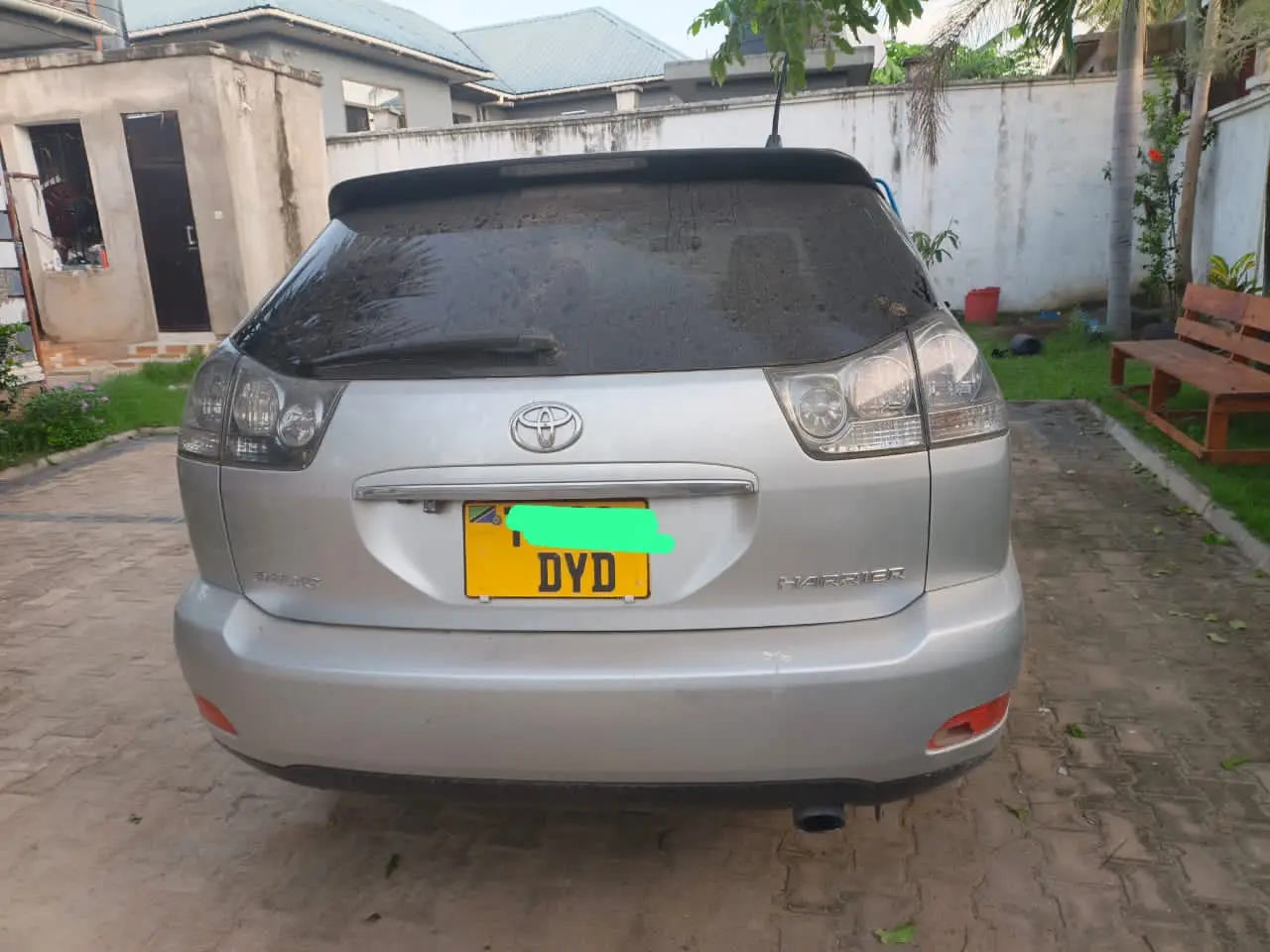 Toyota Harrier thumbnail 2