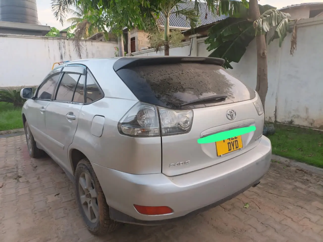 Toyota Harrier thumbnail 4