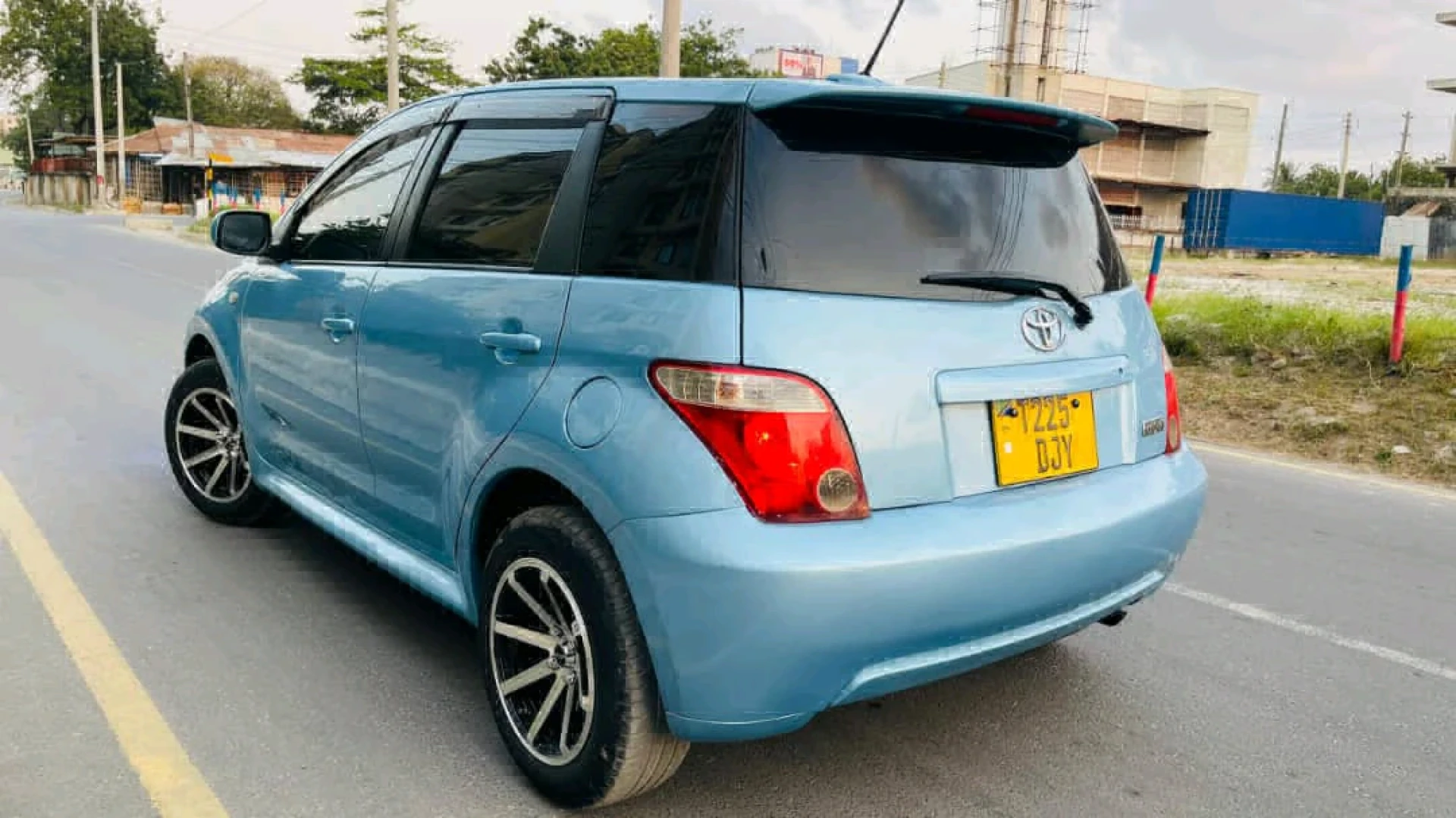 Toyota Ist 2005 Automatic 1490cc thumbnail 3