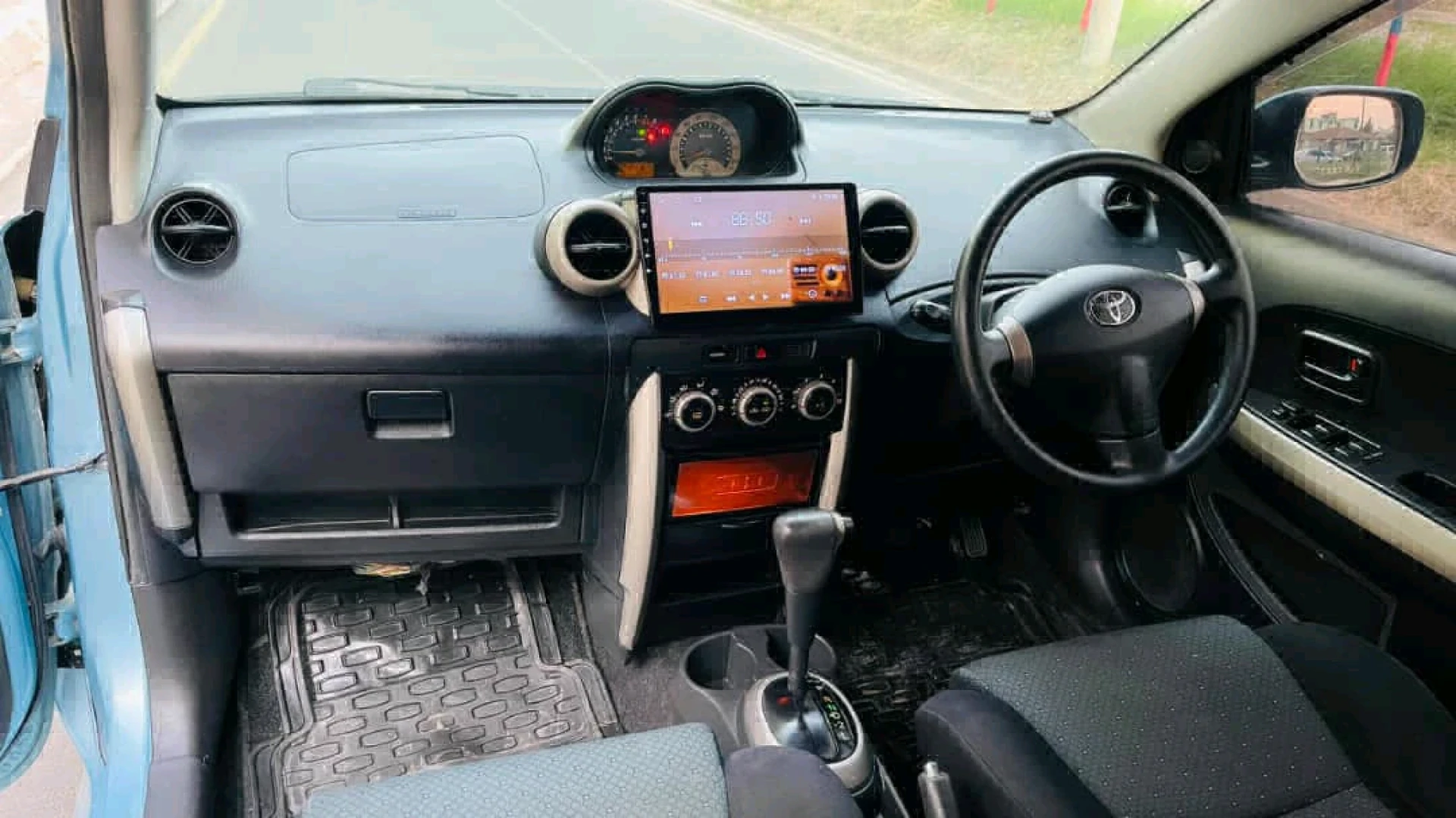 Toyota Ist 2005 Automatic 1490cc thumbnail 4