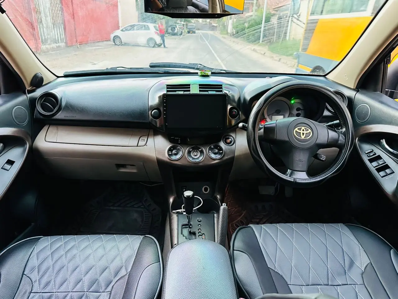 Toyota Vanguard 2010 (7-Seater) thumbnail 5