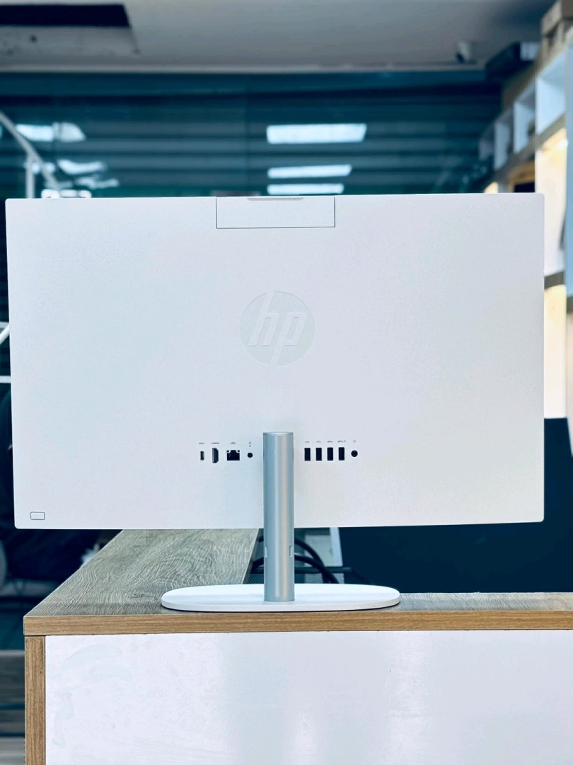 HP ProOne 240 G10 All-in-One PC Core i5 13th Gen thumbnail 3