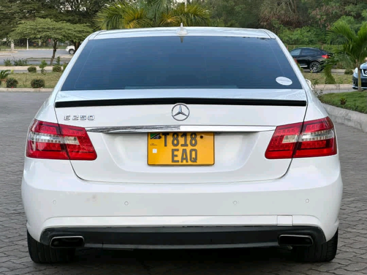 Mercedes Benz E-Class E250 Sedan 2011 thumbnail 2
