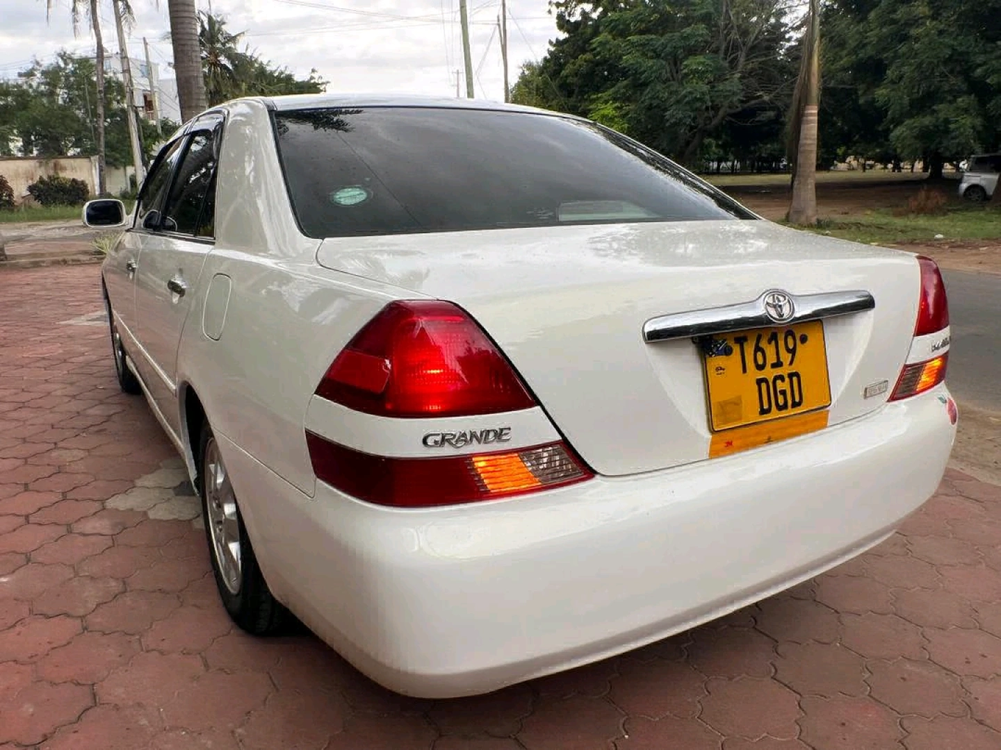 Toyota Grand Mark II Sedan 2002 thumbnail 3