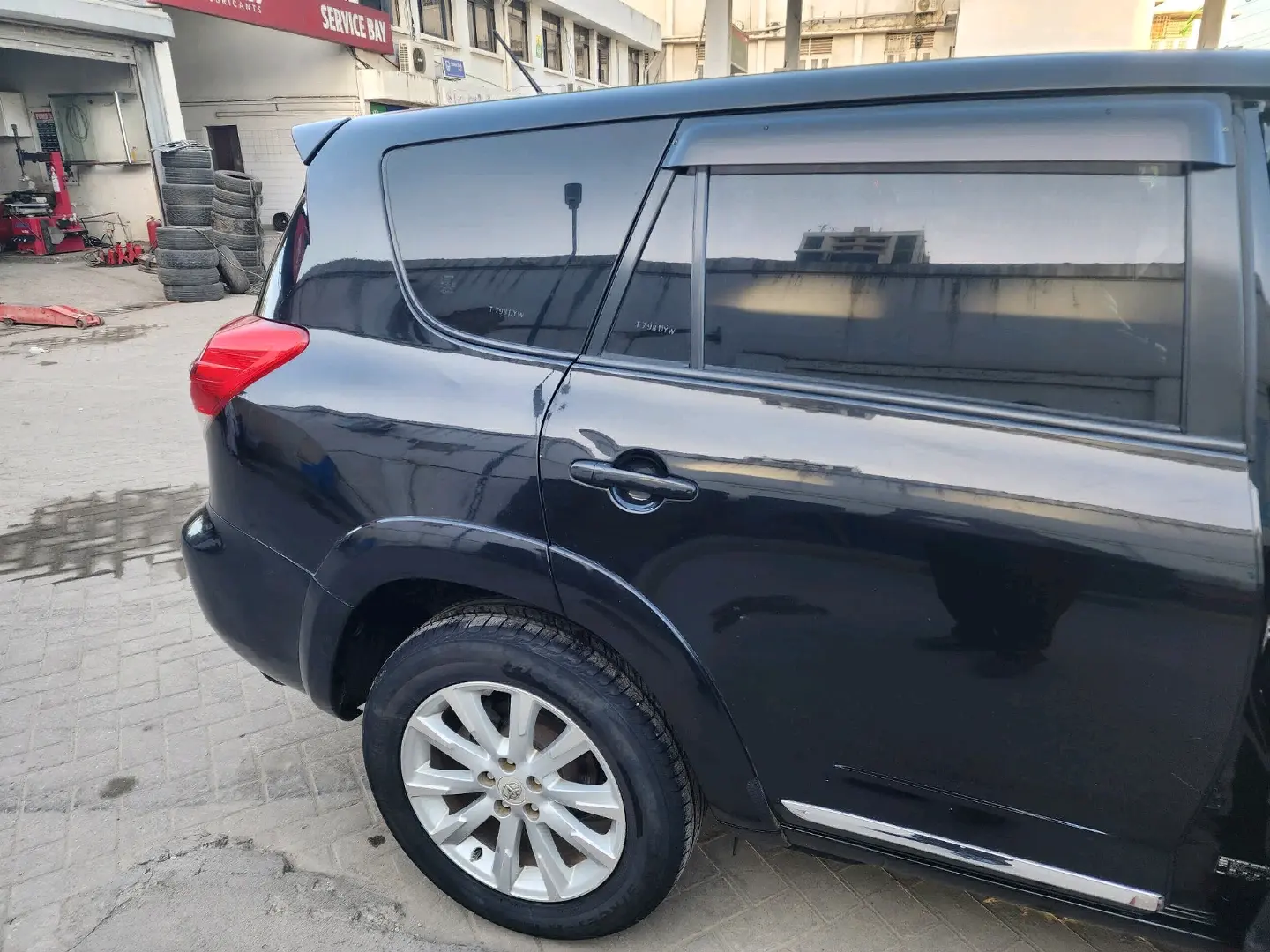 Toyota Vanguard 2011 thumbnail 2