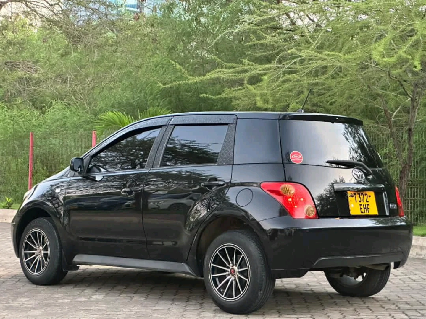 Black Toyota Ist 2004 Model (1290cc) - Exchange Allowed thumbnail 4