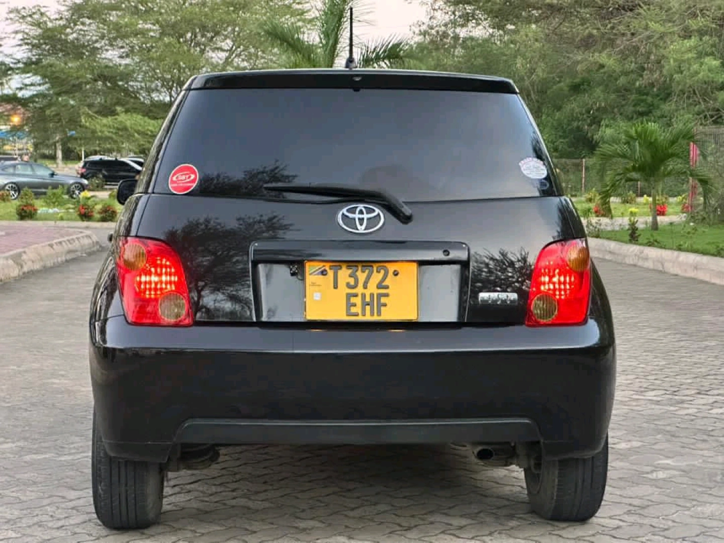 Black Toyota Ist 2004 Model (1290cc) - Exchange Allowed thumbnail 6
