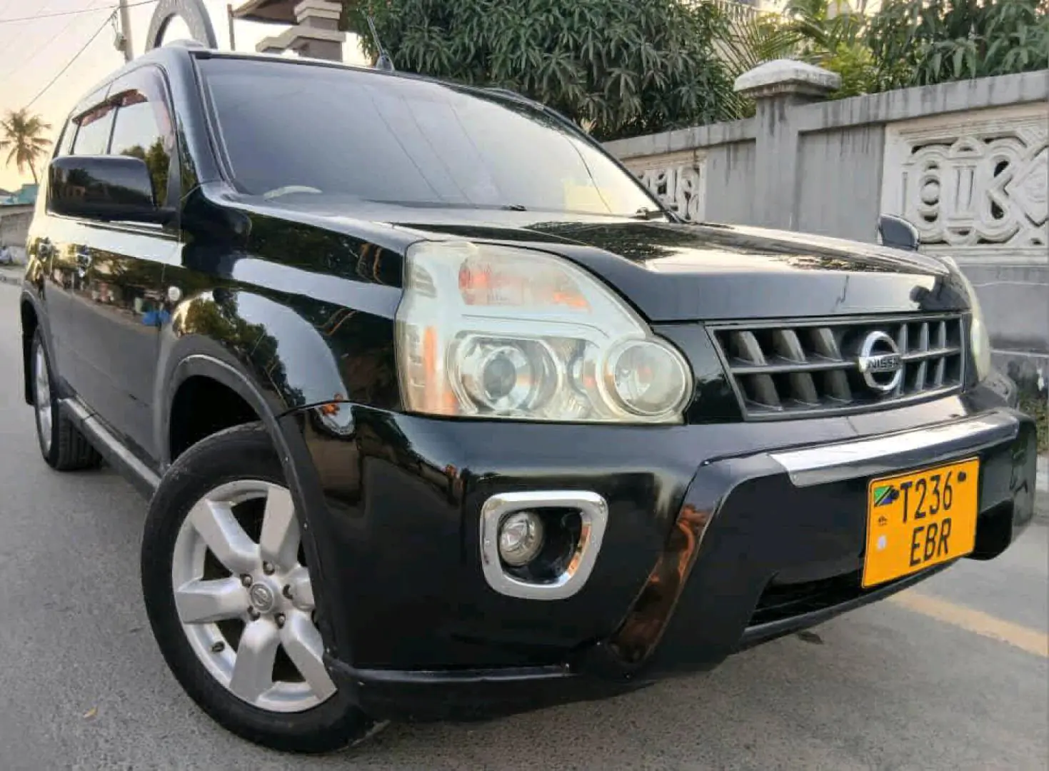 2009 Nissan X-Trail Full Option thumbnail 3