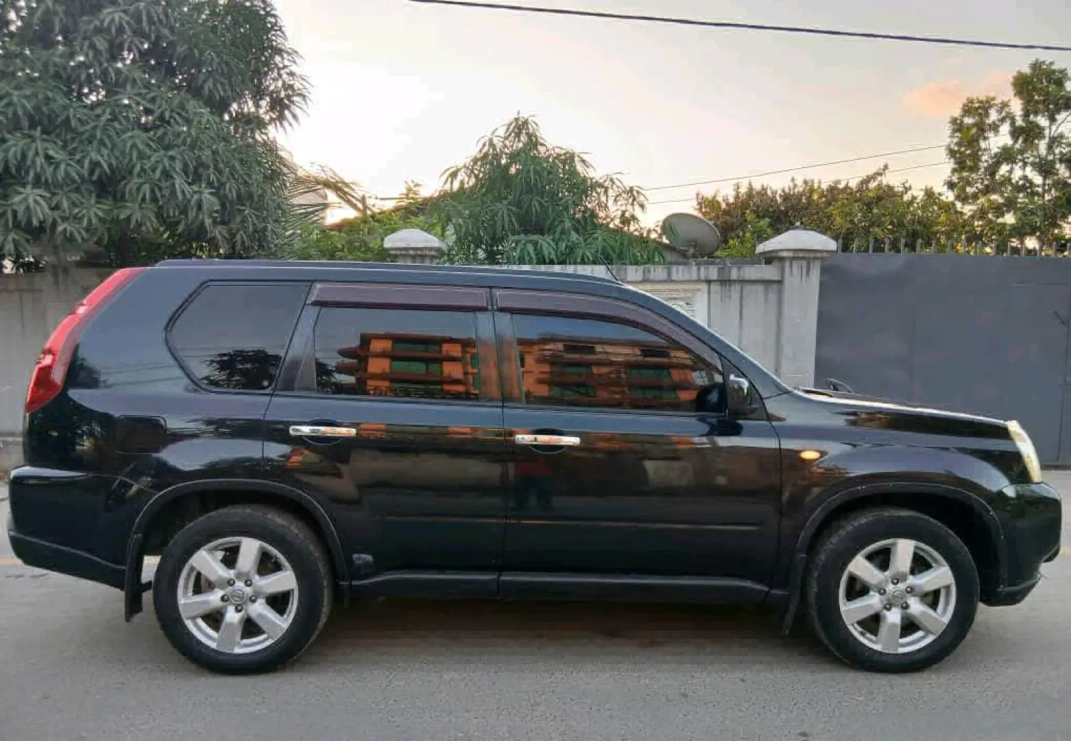 2009 Nissan X-Trail Full Option thumbnail 6