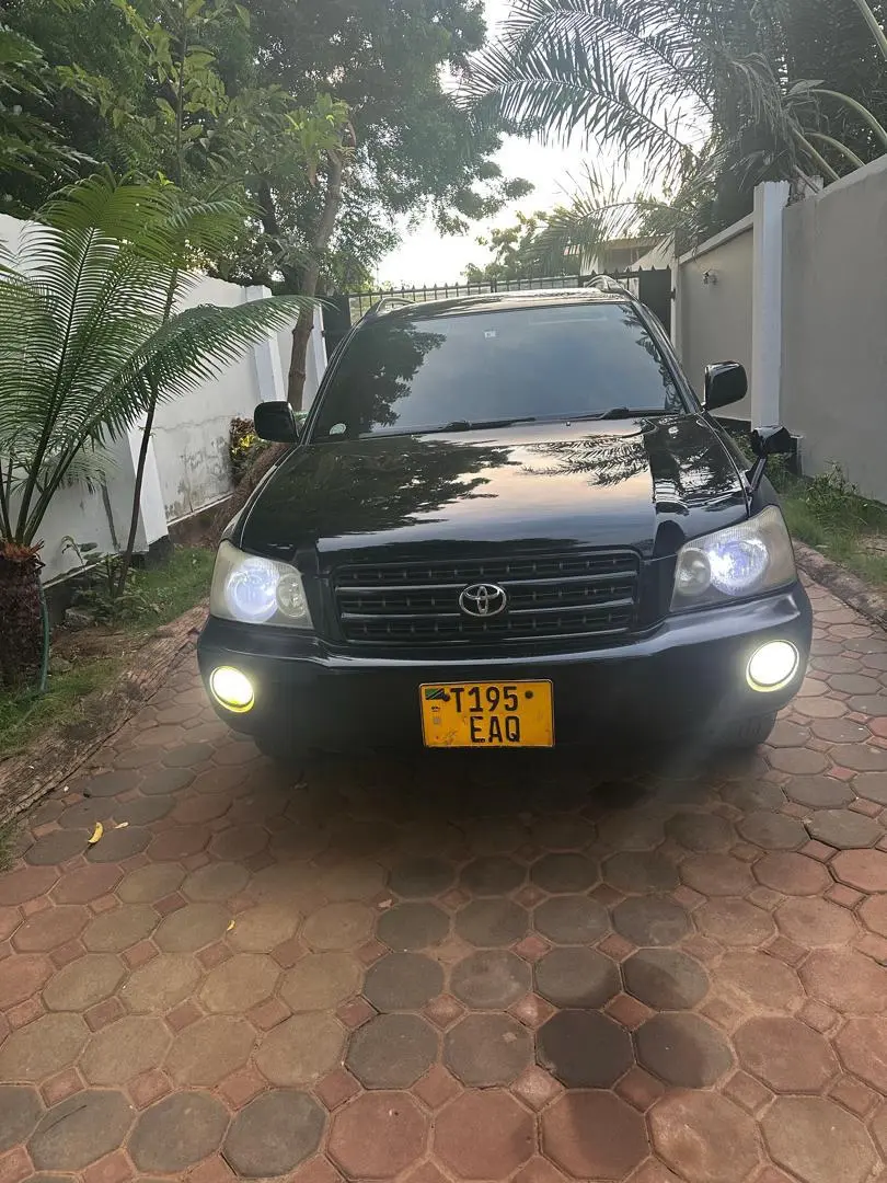Toyota Kluger 2003