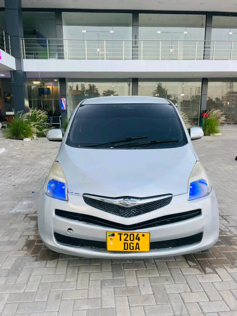 Used Toyota Ractis Car 1490cc thumbnail 3