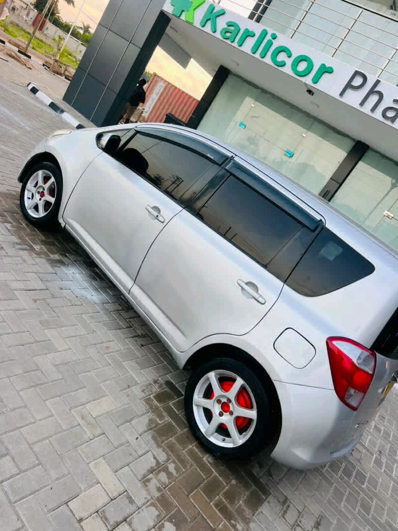 Used Toyota Ractis Car 1490cc thumbnail 5