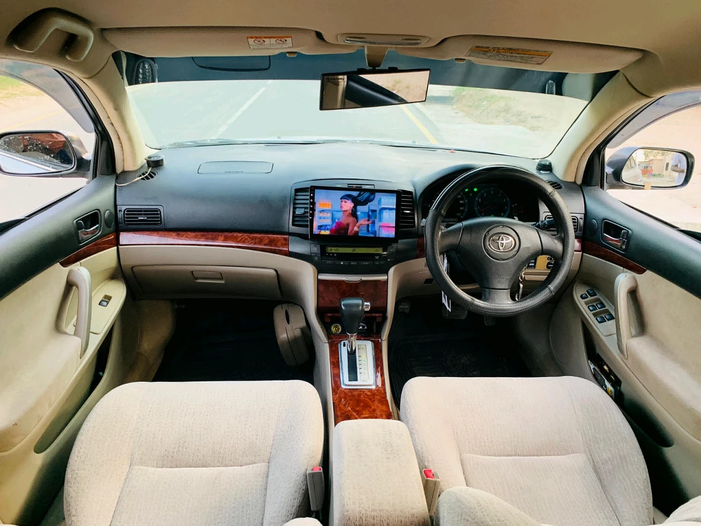 Toyota Premio 2004 Automatic (DXB) thumbnail 4
