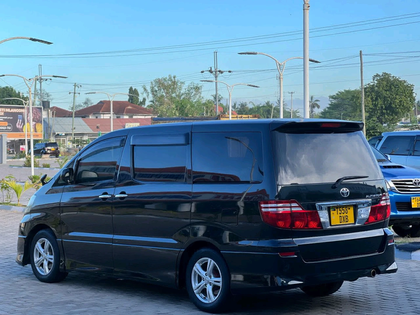Toyota Alphard 2005 Minivan thumbnail 5