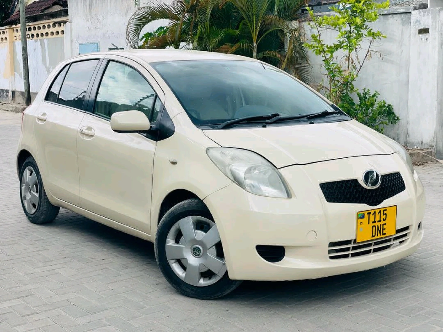 Toyota Vitz New Model 990cc thumbnail 3