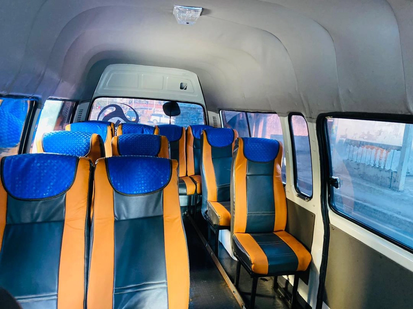 Toyota Hiace DXT Staff Bus Van thumbnail 2