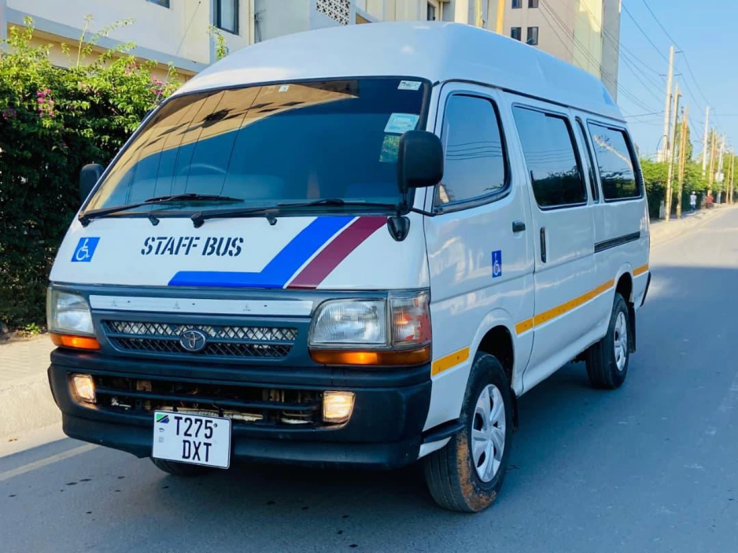 Toyota Hiace DXT Staff Bus Van thumbnail 4